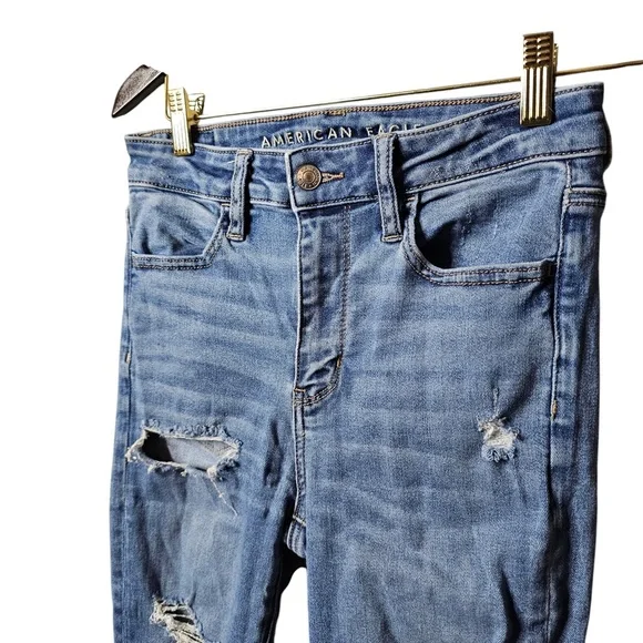 American Eagle Women's Distressed Skinny Fit Jeans - Perfected Light Blue Wash - Picture 3 of 7